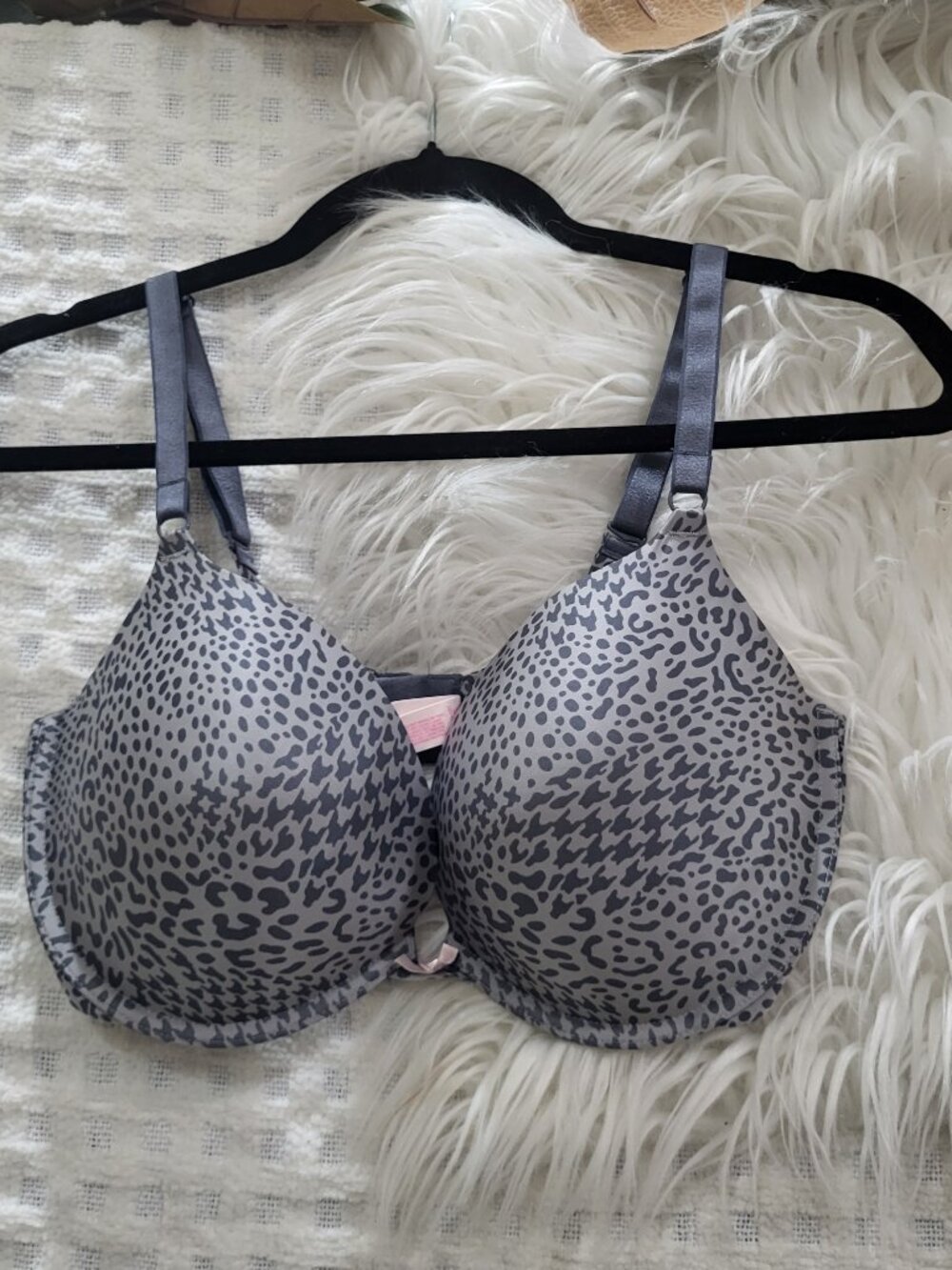 Victoria's Secret Sexy Tee Bra in a grey animal print design with pink bow 36 DD